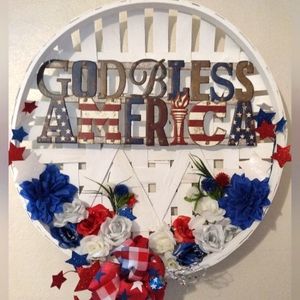 26" God Bless America Wall Decor